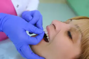 Invisalign vs. Veneers